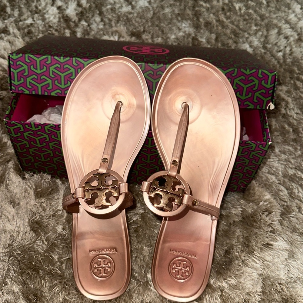 Tory Burch mini miller Sandal. Womens size 9 gold.